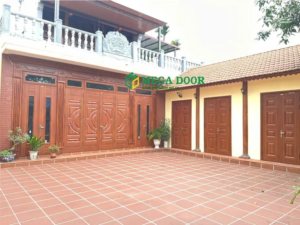 cua-thep-van-go-phu-thuan